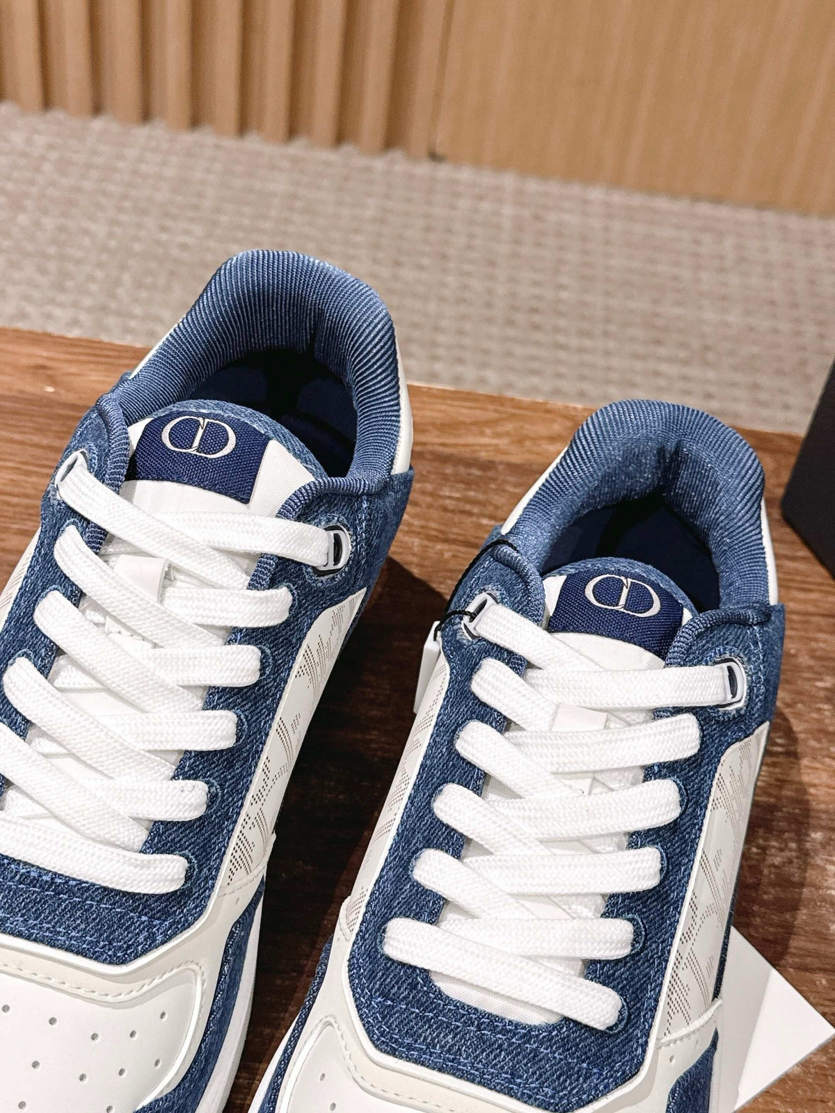Herren-Sneaker aus Leder mit niedrigem Schaft, blau und weiß