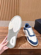 Herren-Sneaker aus Leder mit niedrigem Schaft, blau und weiß