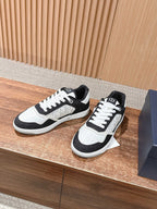 Herren-Sneaker aus Leder mit niedrigem Schaft, blau und weiß