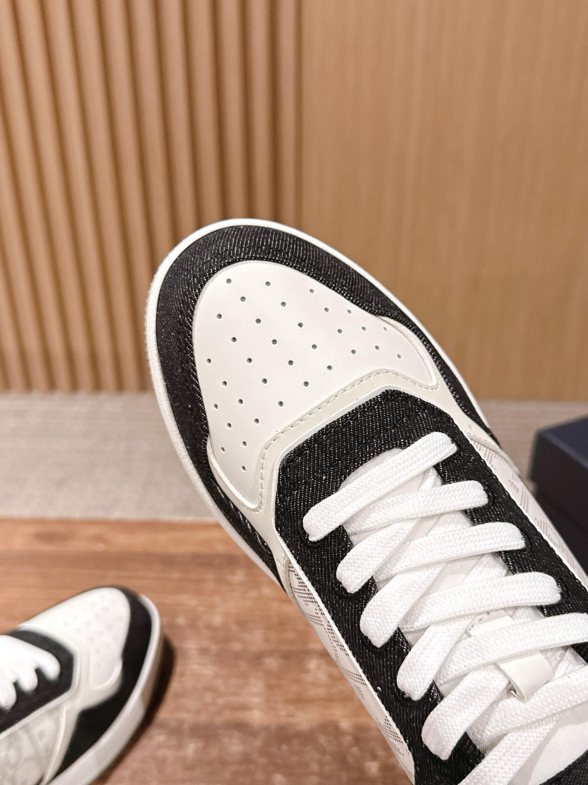 Herren-Sneaker aus Leder mit niedrigem Schaft, blau und weiß