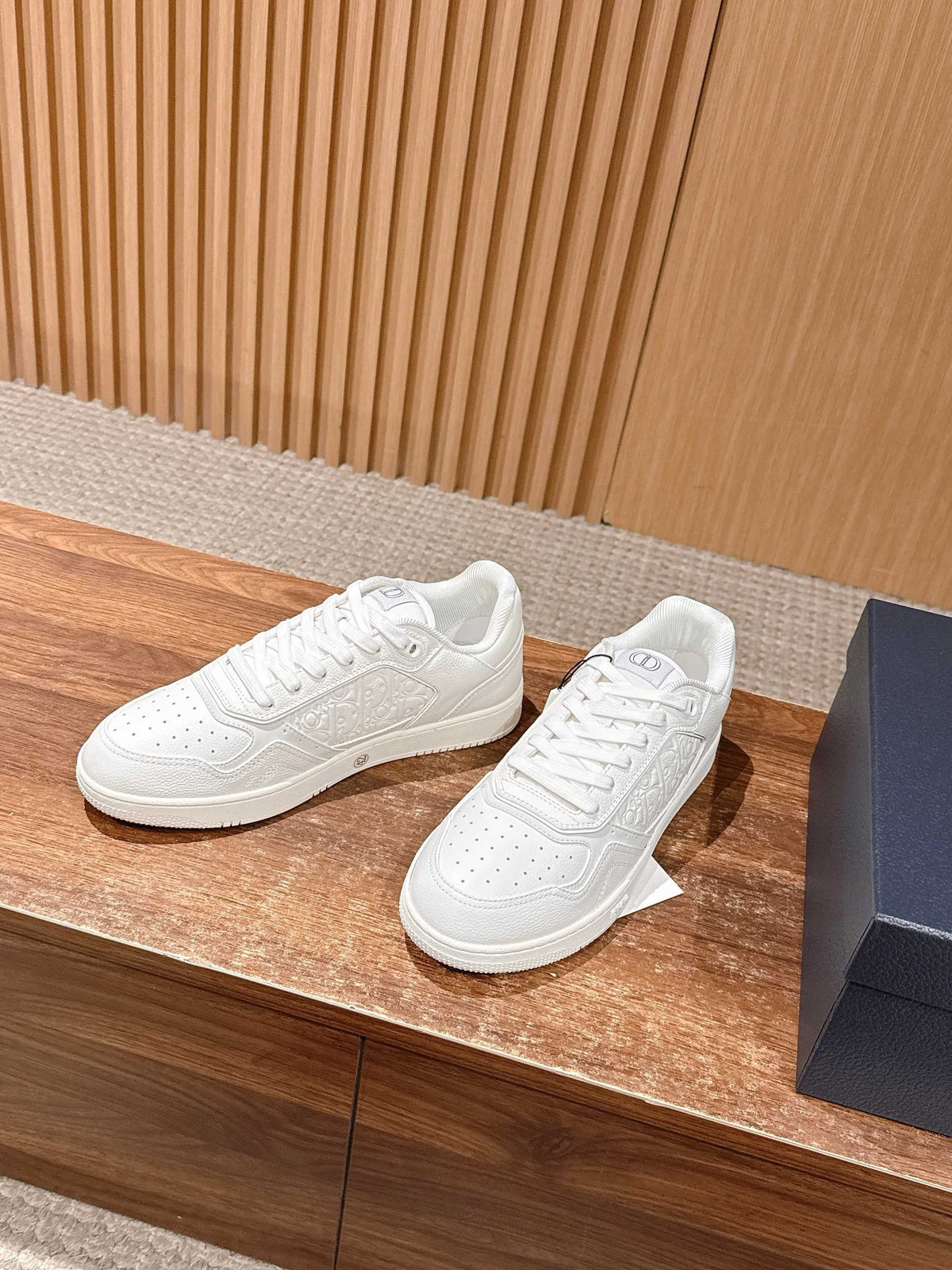 White Leather Plain Low-Top - Men's