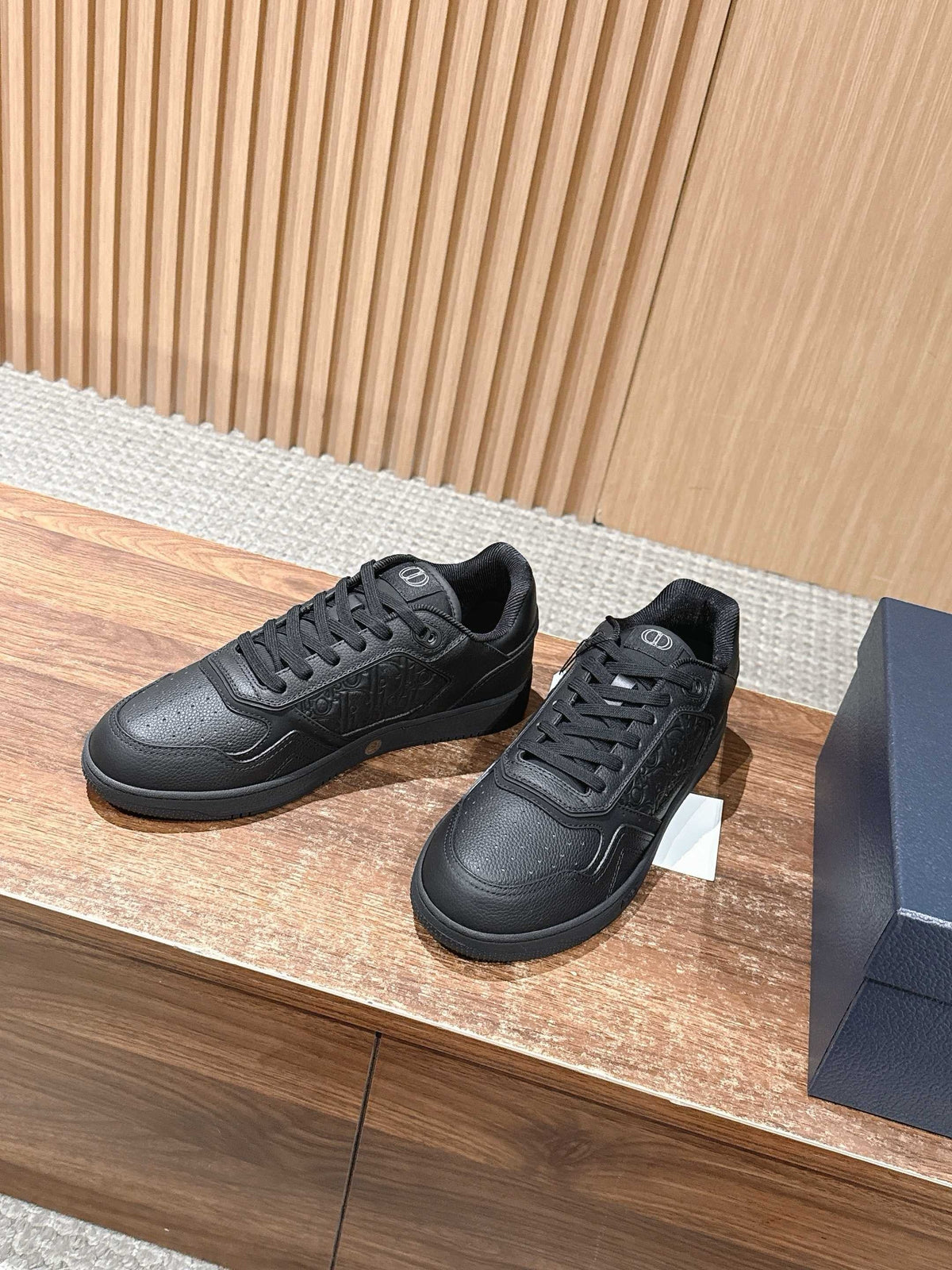 White Leather Plain Low-Top - Men's