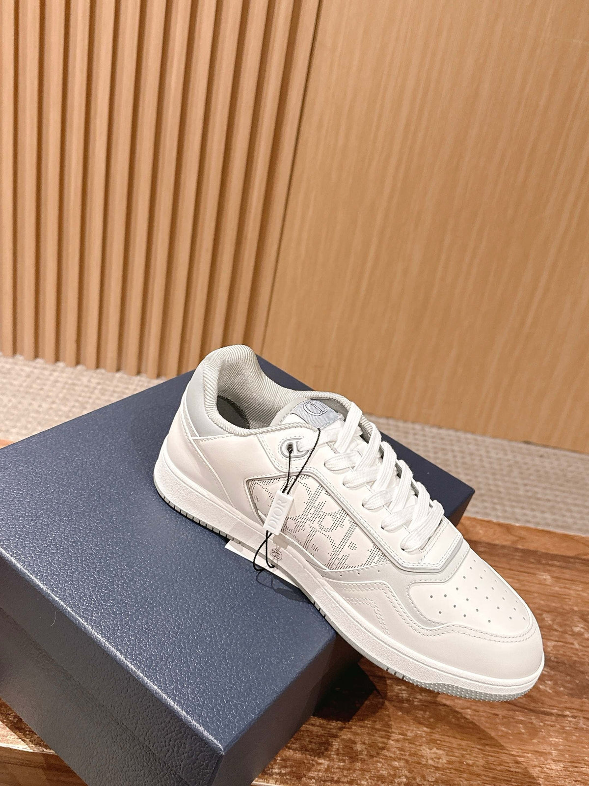 Leather Low-Top Black Grained Sneakers - Men's