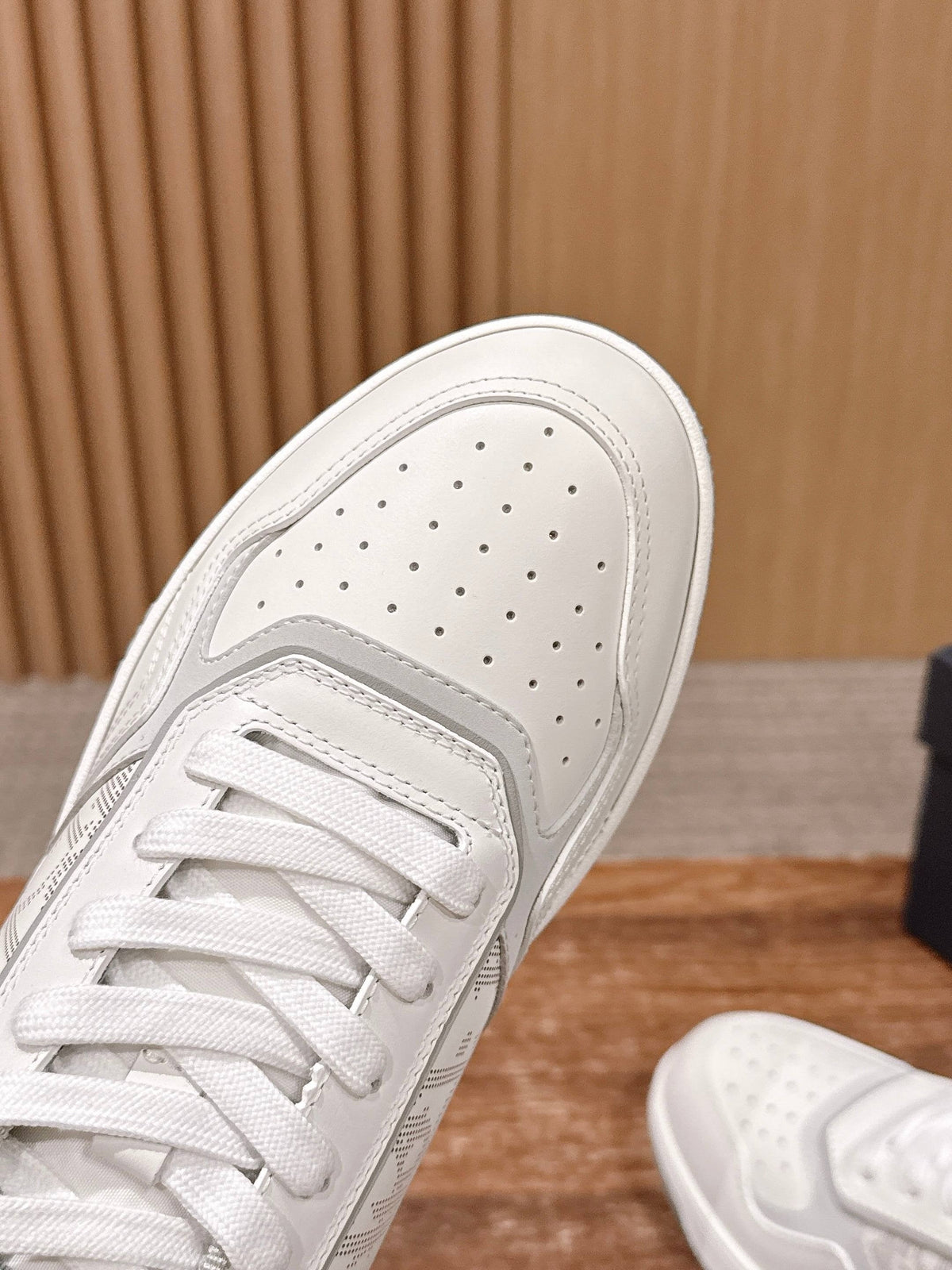Leather Low-Top Black Grained Sneakers - Men's