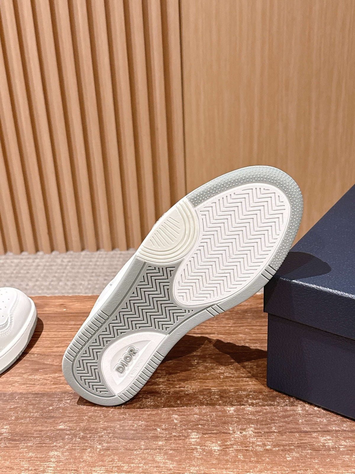 Leather Low-Top Black Grained Sneakers - Men's