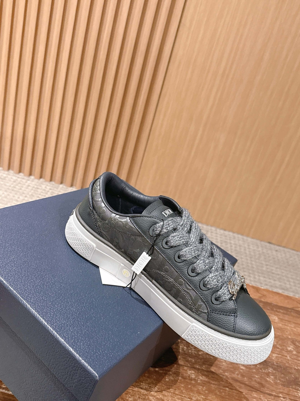 Leather Low-Top Navy Sneakers - Men's