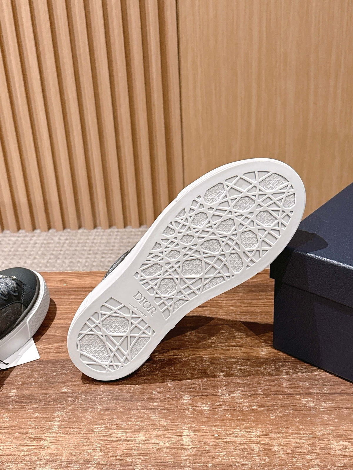 Leather Low-Top Navy Sneakers - Men's