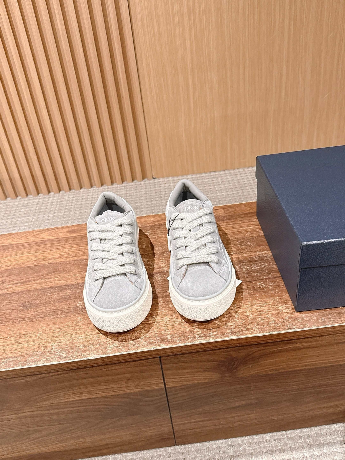 Leather Low-Top Navy Sneakers - Men's