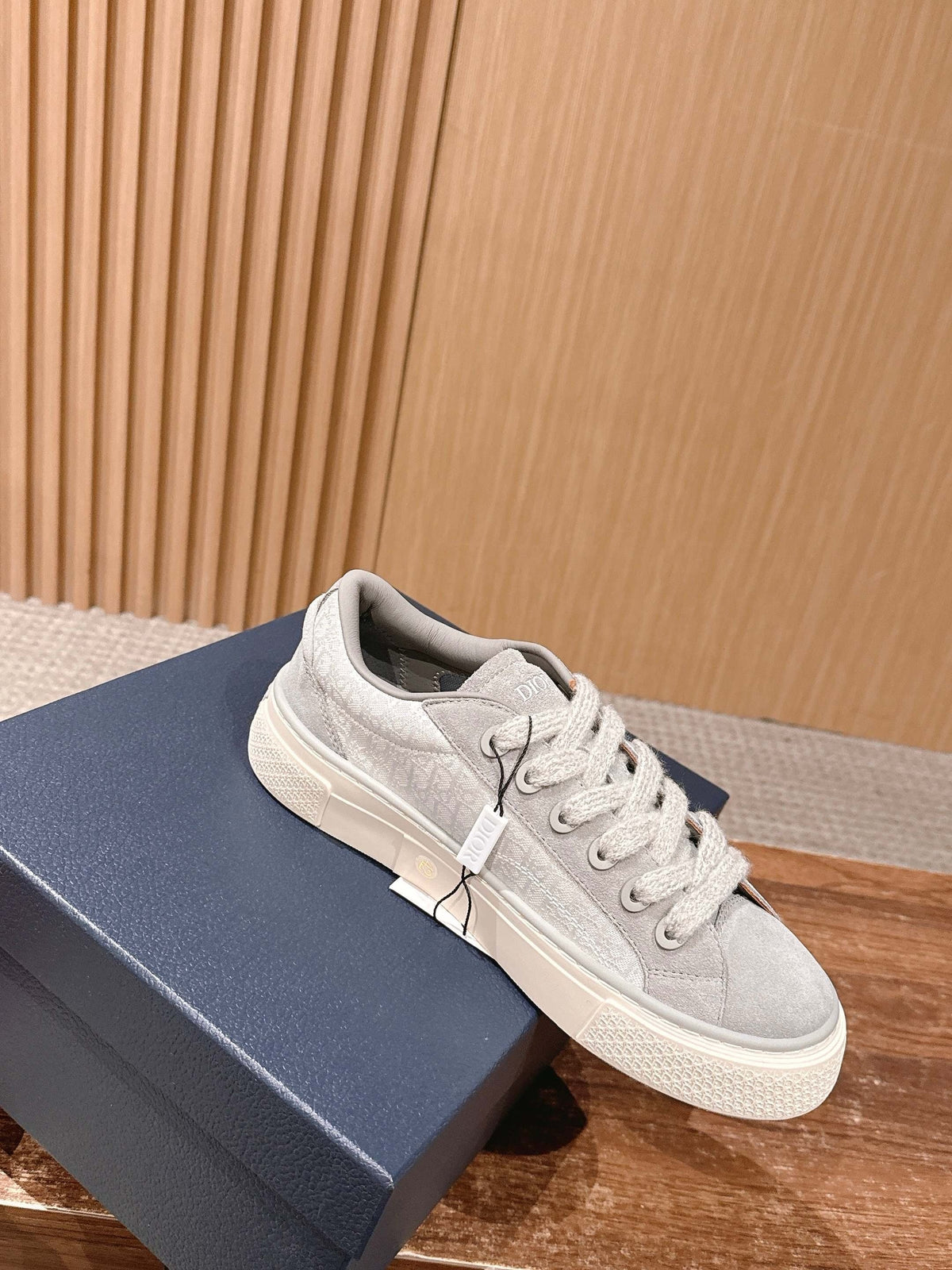 Leather Low-Top Navy Sneakers - Men's