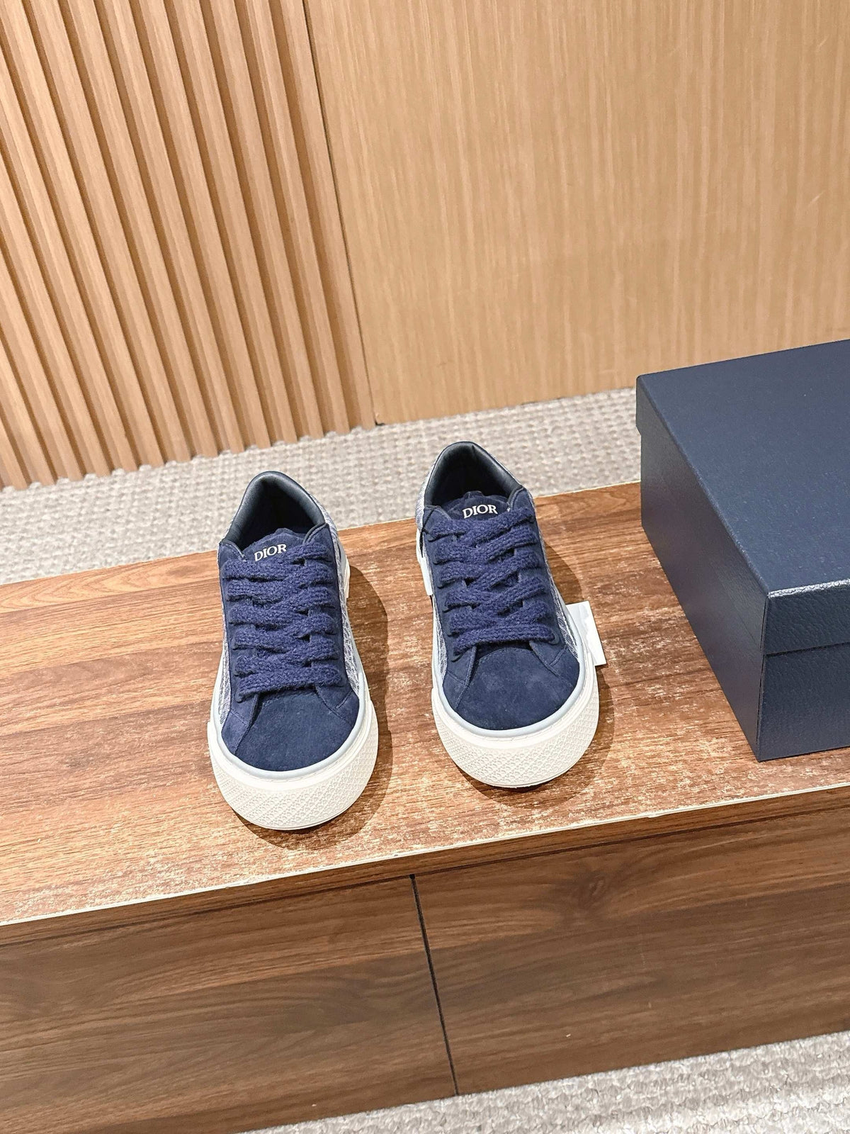Leather Low-Top Navy Sneakers - Men's