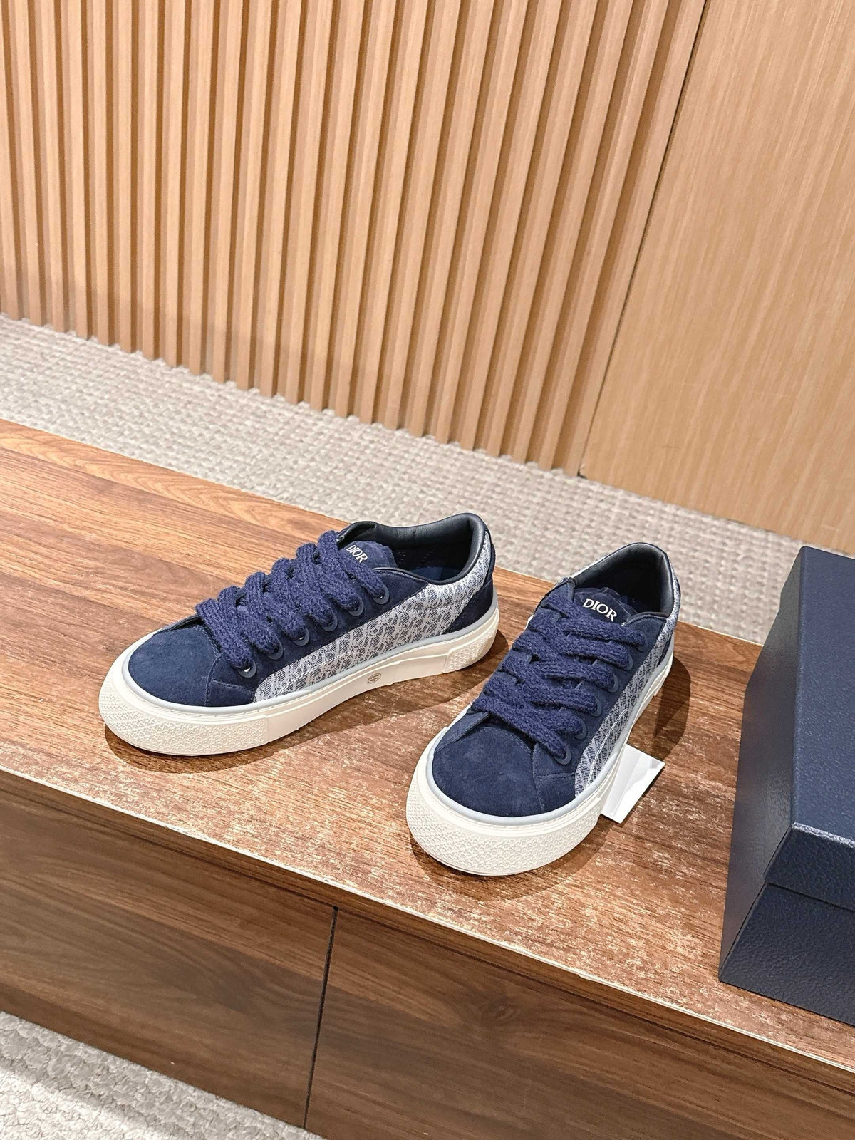 Leather Low-Top Navy Sneakers - Men's