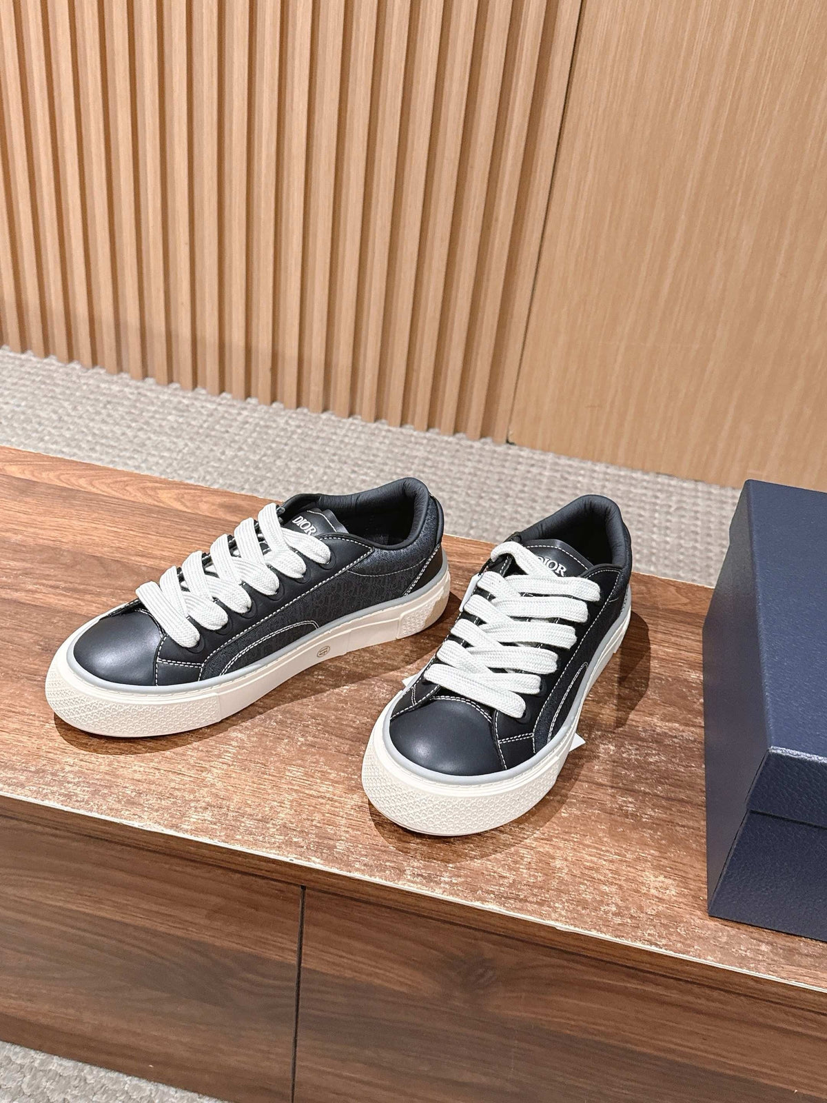 Leather Low-Top White Sneakers - Men's