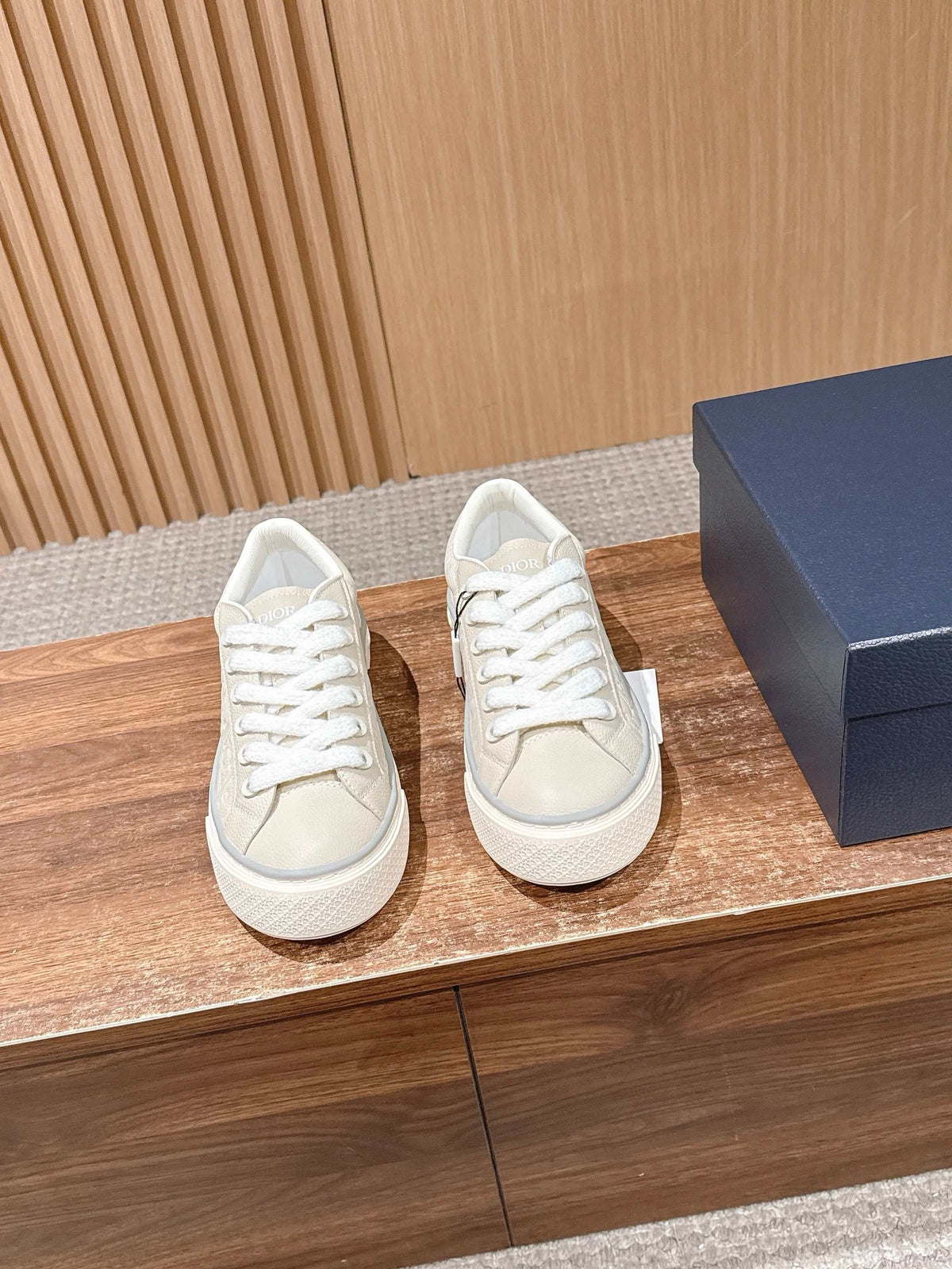 Leather Low-Top Grey and White Sneakers - Men's