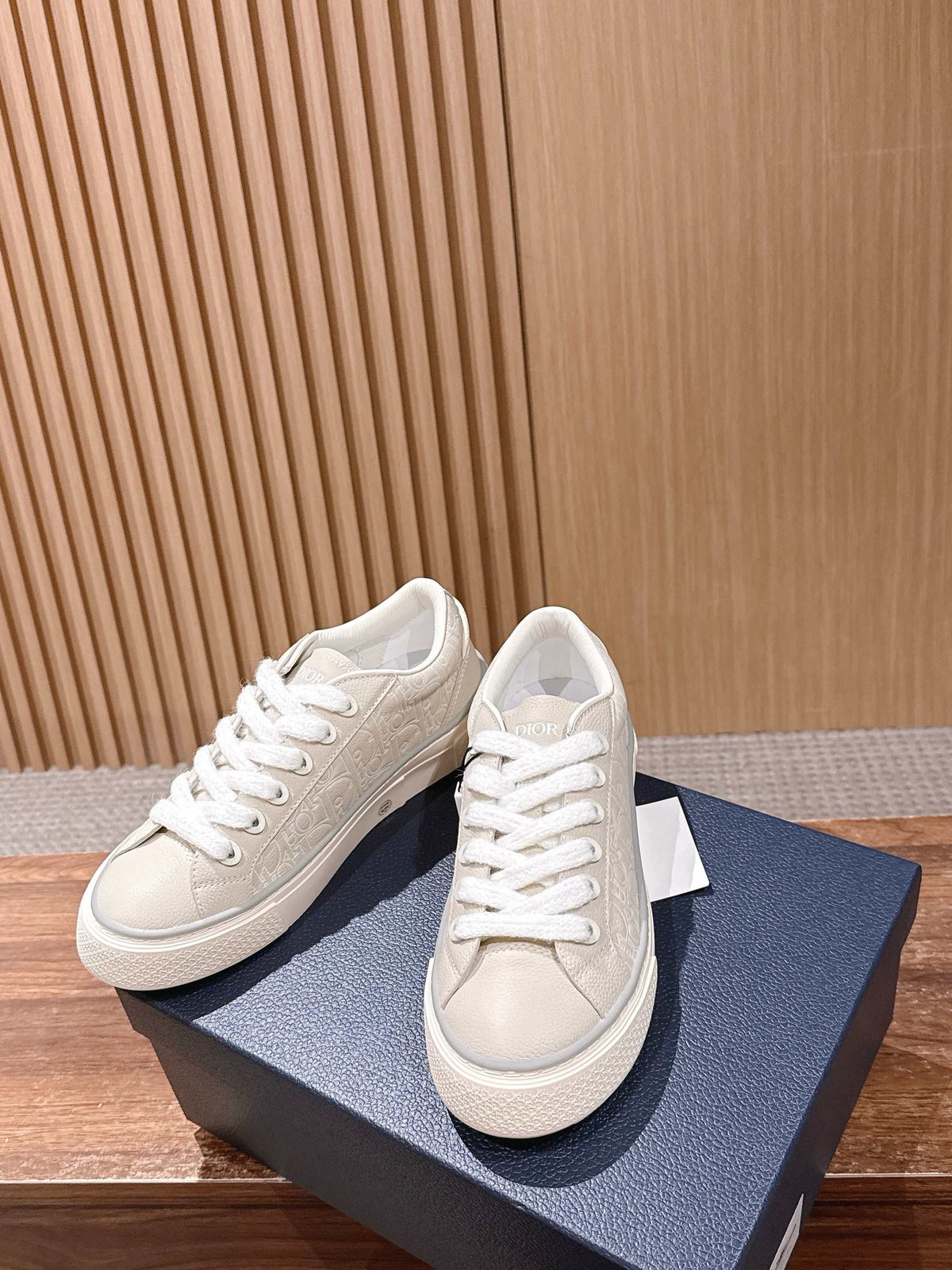Leather Low-Top Grey and White Sneakers - Men's