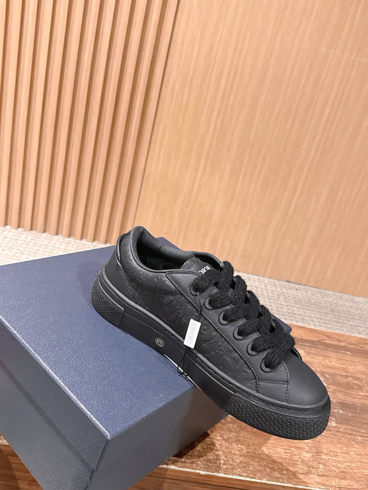 Leather Low-Top Grey and White Sneakers - Men's