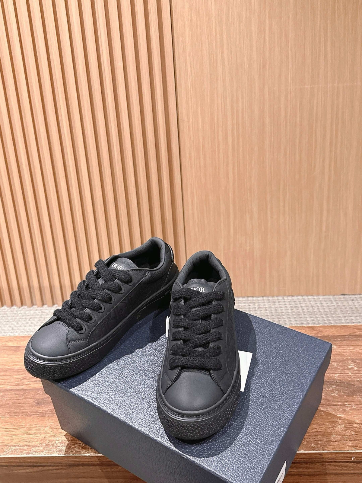 Leather Low-Top Grey and White Sneakers - Men's