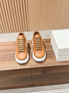 Weiß-braune Sneaker