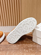 Weiß-braune Sneaker