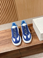 Schwarz-weiße Turnschuhe