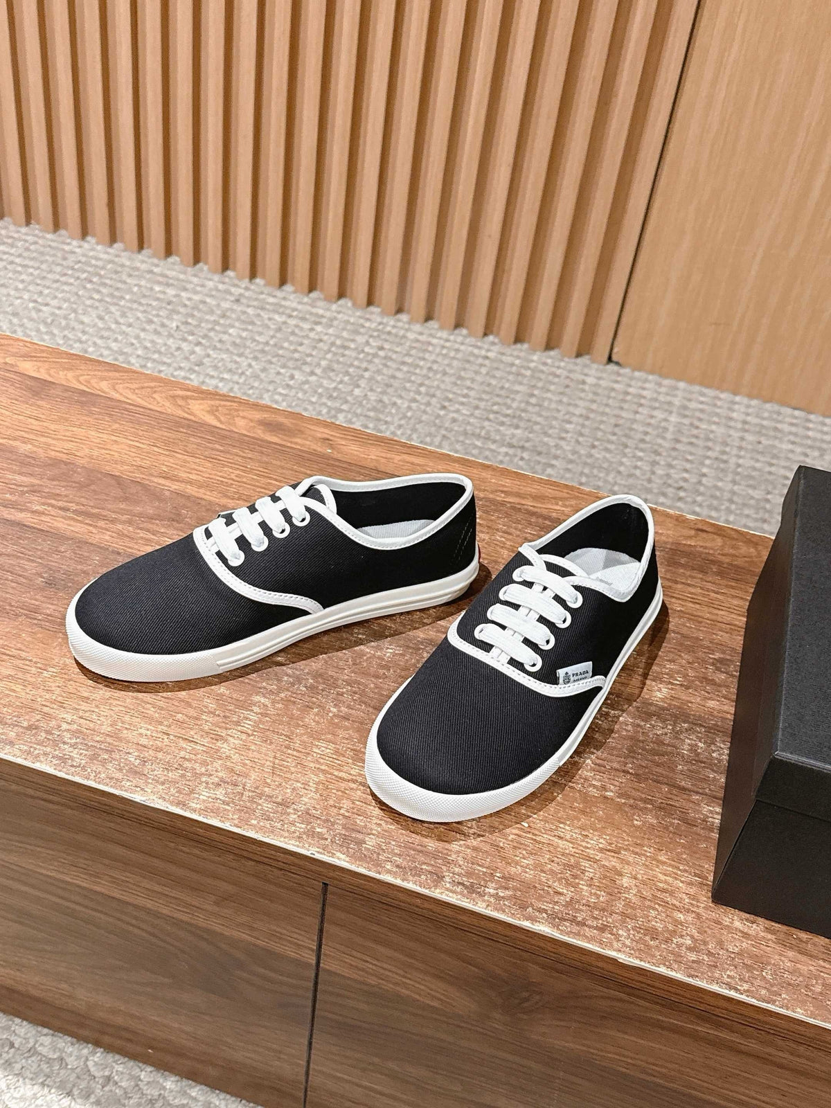 Black Canvas Toe Cap Low-Top - Women's