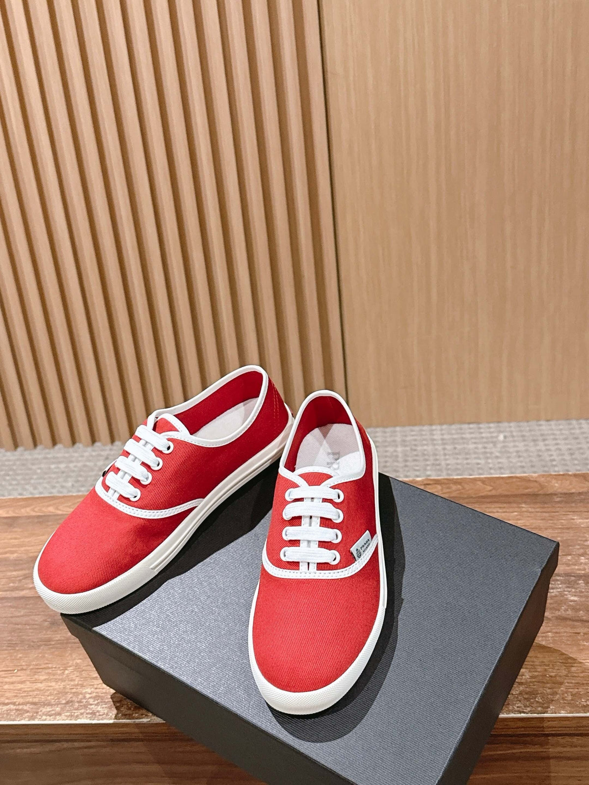 Black Canvas Toe Cap Low-Top - Women's