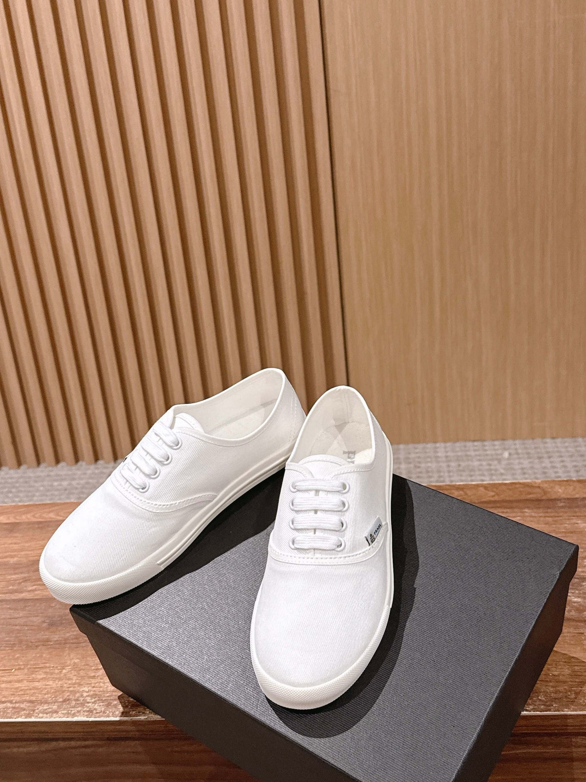 Black Canvas Toe Cap Low-Top - Women's
