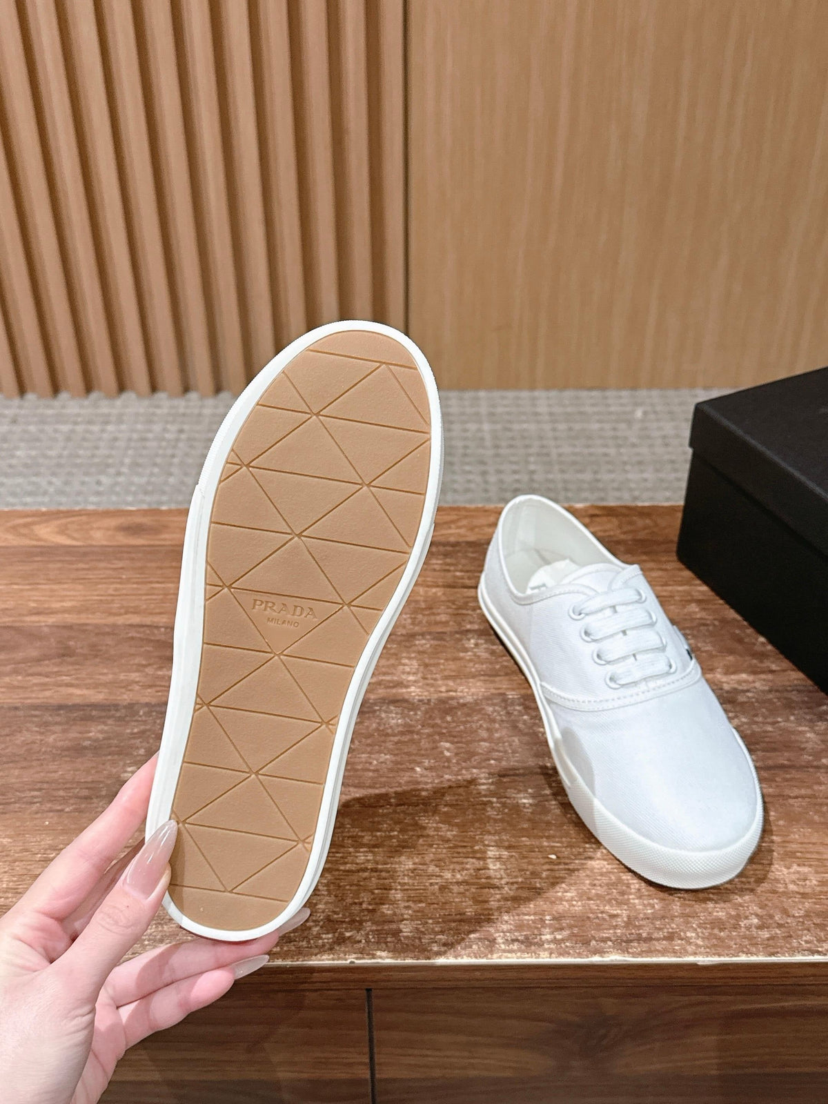 Black Canvas Toe Cap Low-Top - Women's