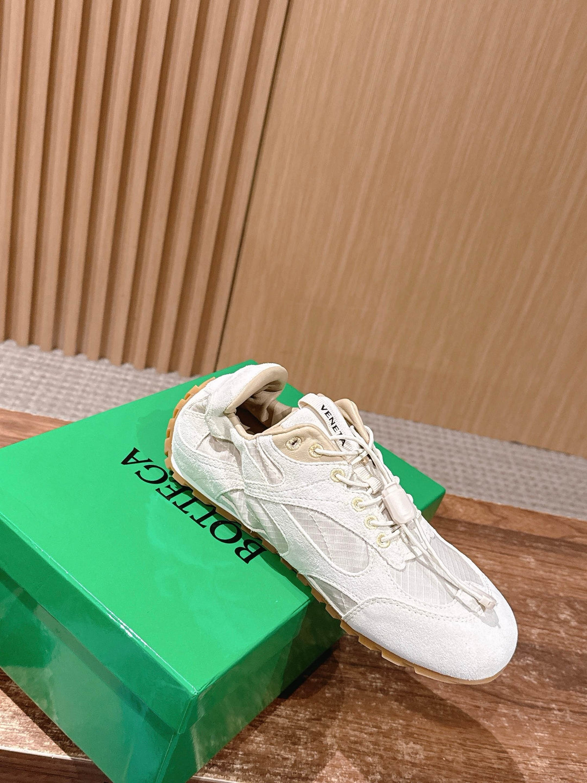 White Leather Plain Low-Top - Women's