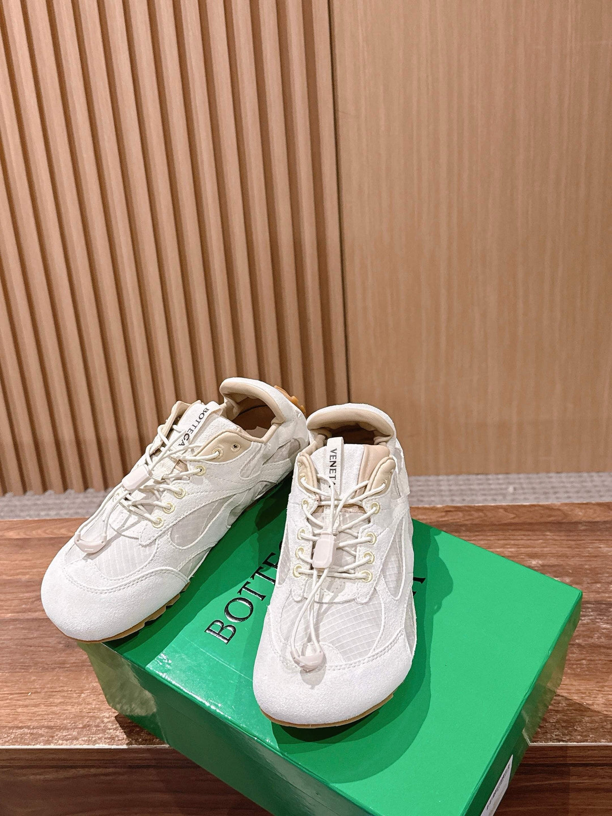 White Leather Plain Low-Top - Women's