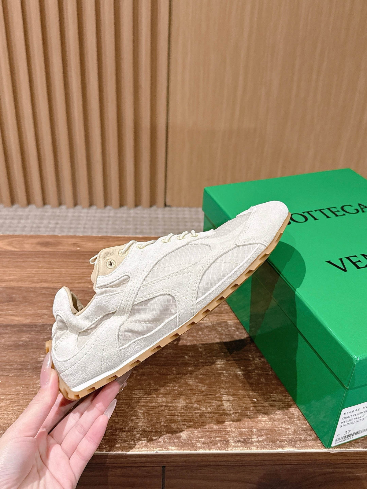 White Leather Plain Low-Top - Women's