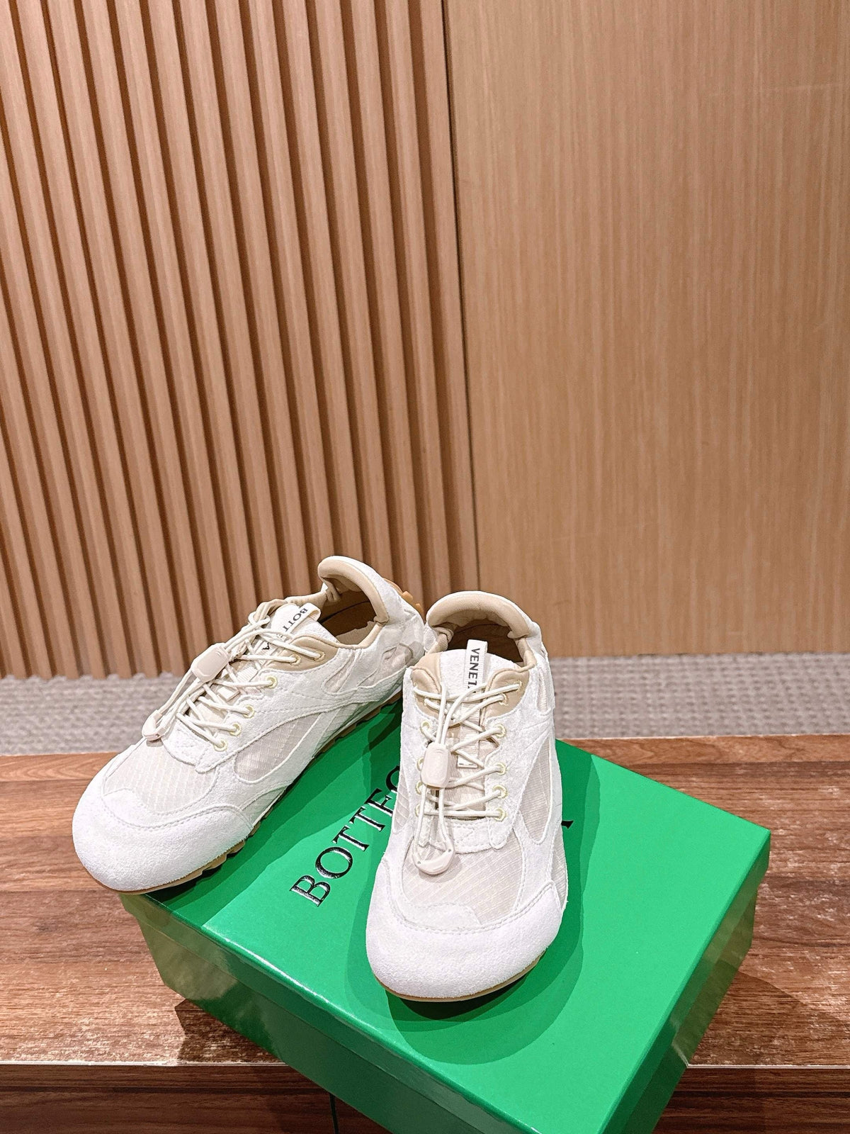 White Leather Plain Low-Top - Women's