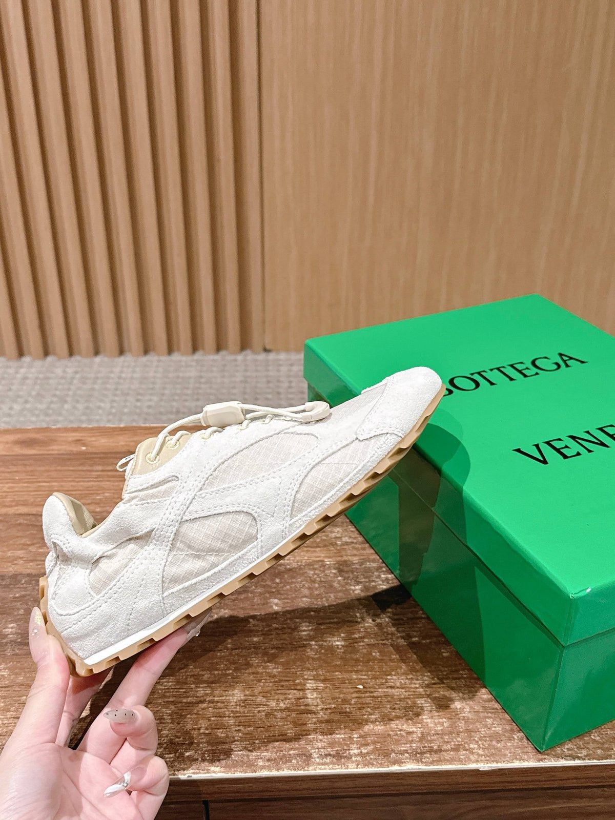 White Leather Plain Low-Top - Women's