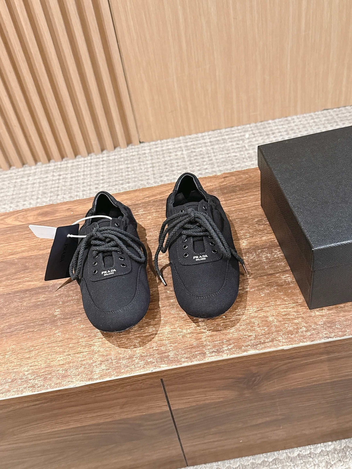 Black Mesh Plain Low-Top - Women's