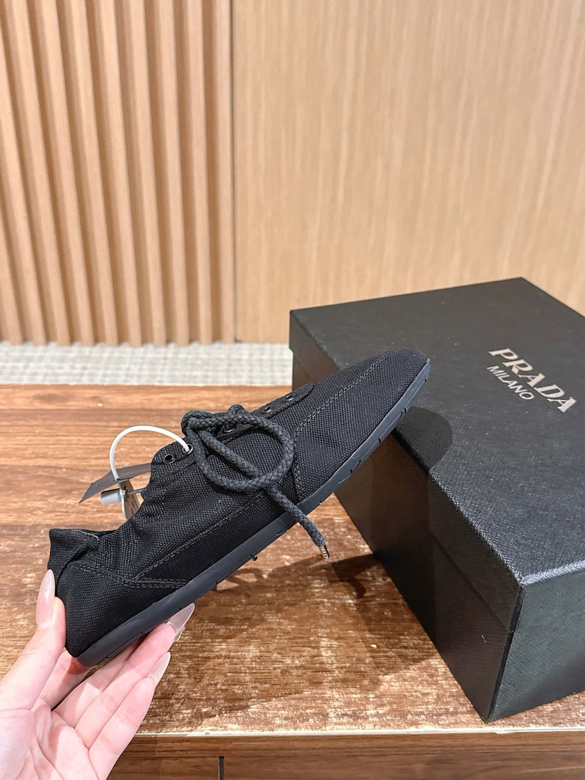 Black Mesh Plain Low-Top - Women's
