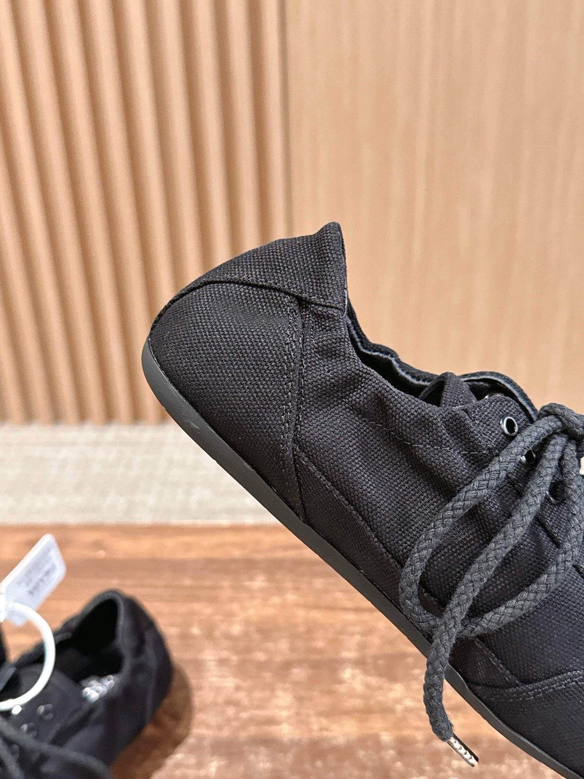 Black Mesh Plain Low-Top - Women's