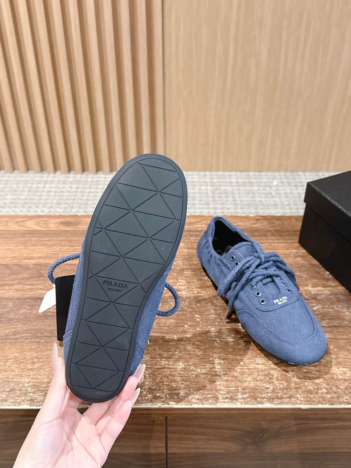 Black Mesh Plain Low-Top - Women's