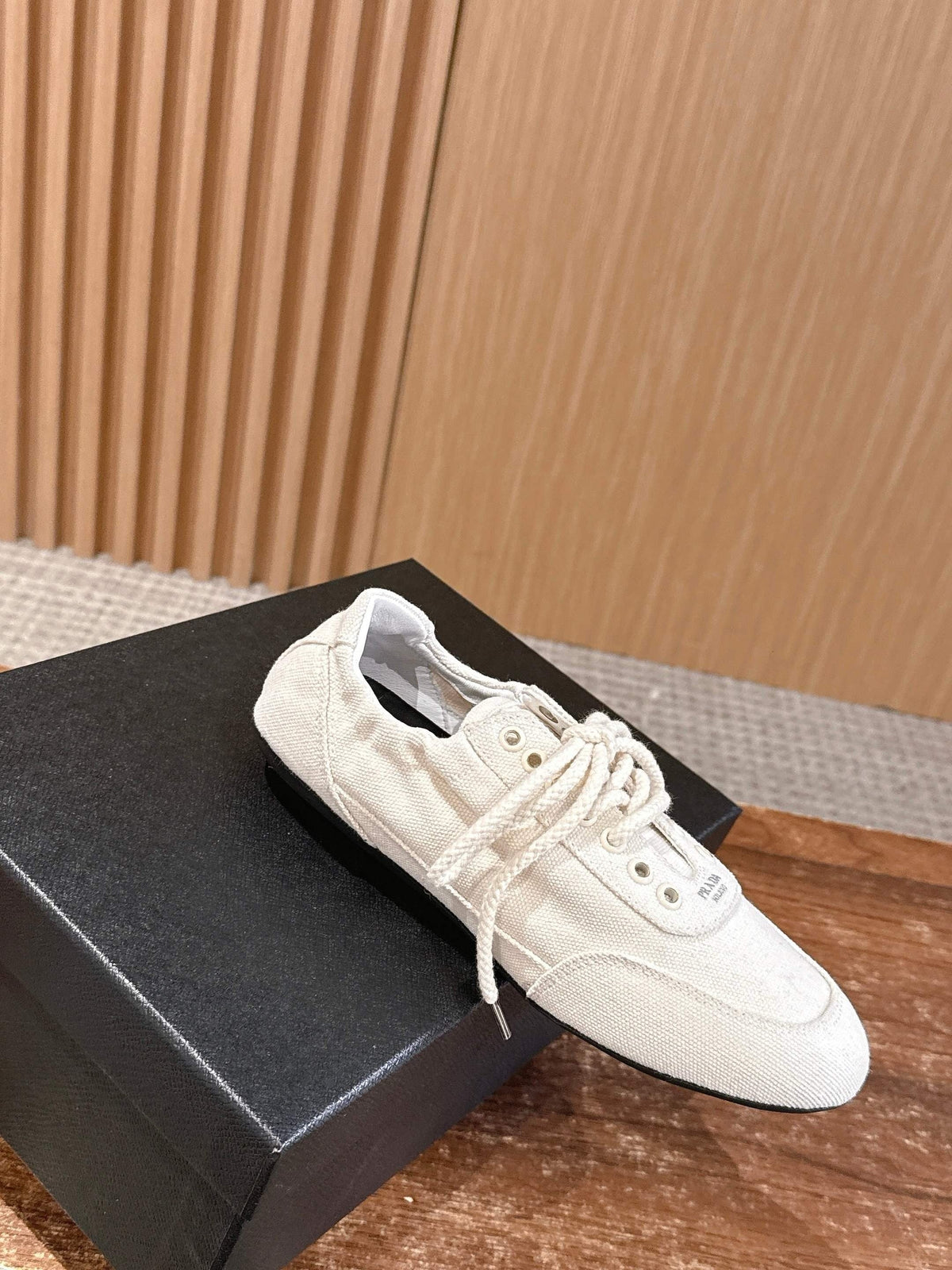 Black Mesh Plain Low-Top - Women's