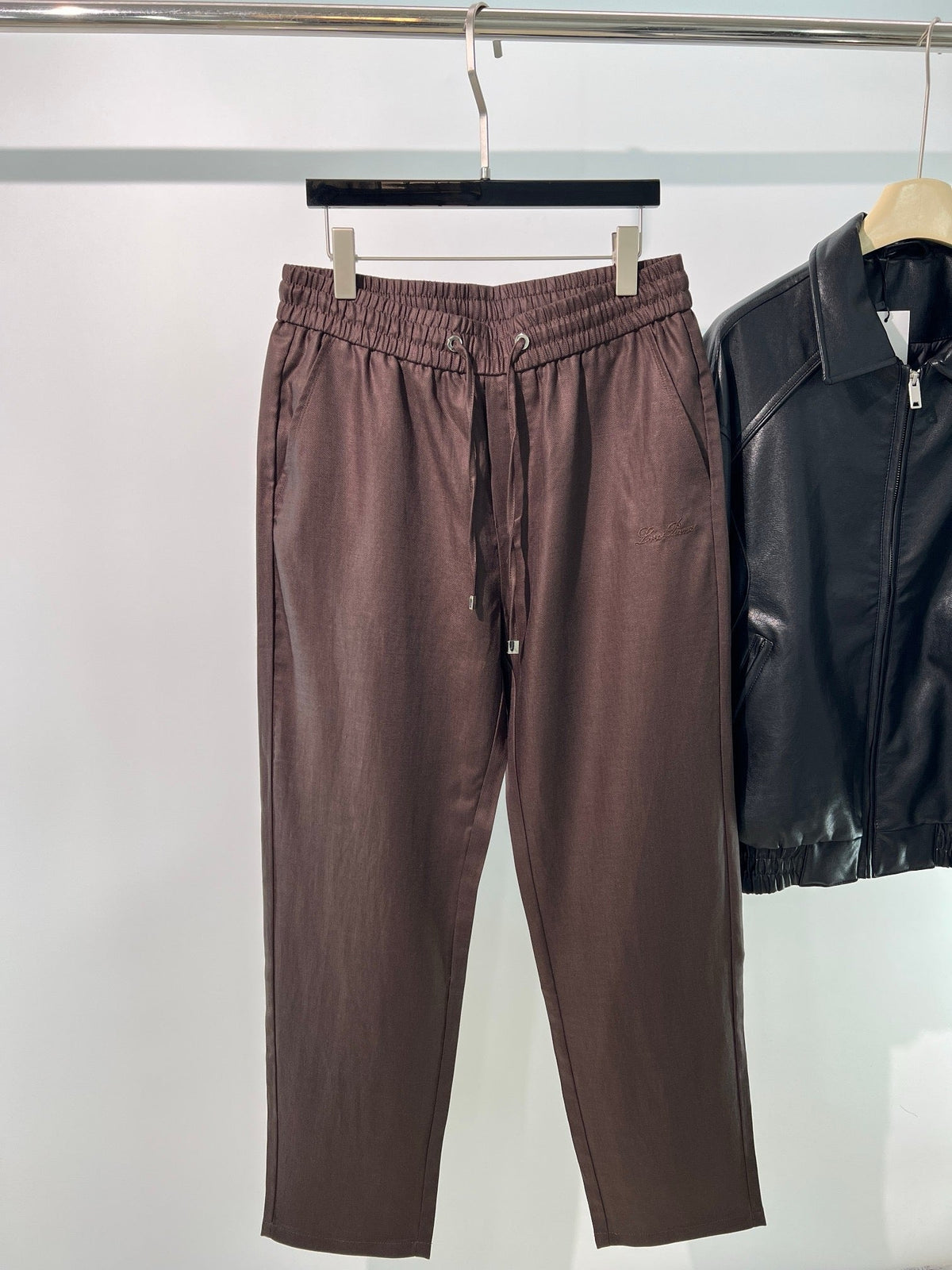 Braune Baumwollhose mit geradem Bein und Kordelzug – Damen