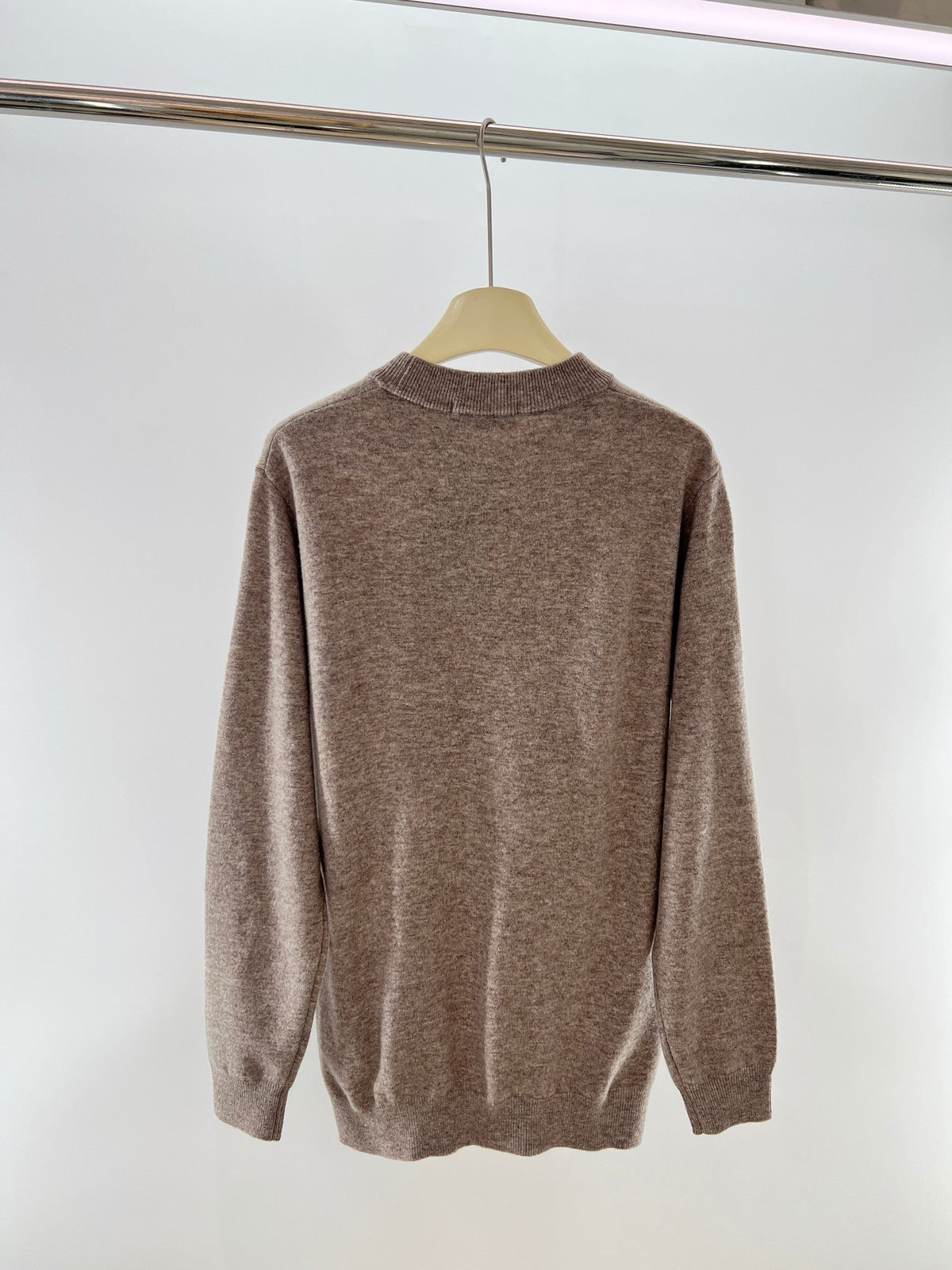 Crewneck mit Brustlogo aus brauner Wolle – Herren