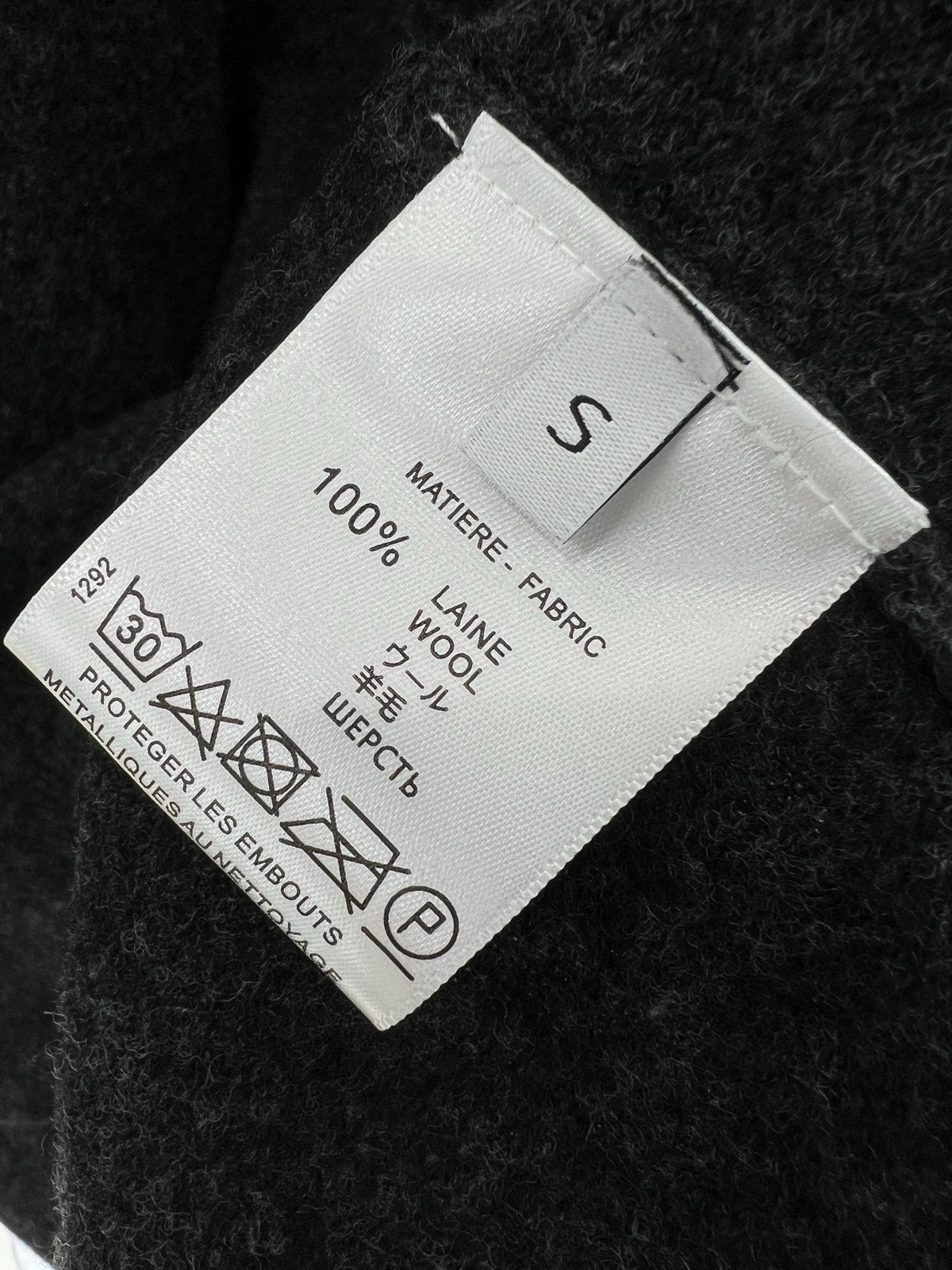 Schwarzer Woll-Rundhalspullover mit Brustlogo – Herren