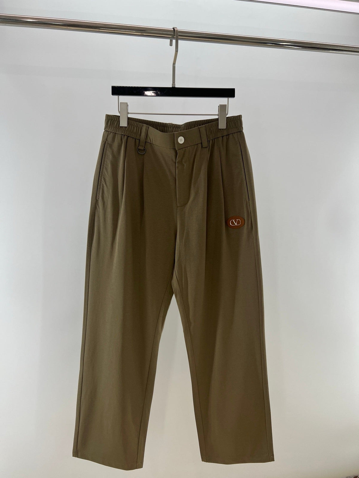 Olivfarbene, gerade Baumwollhose – Herren