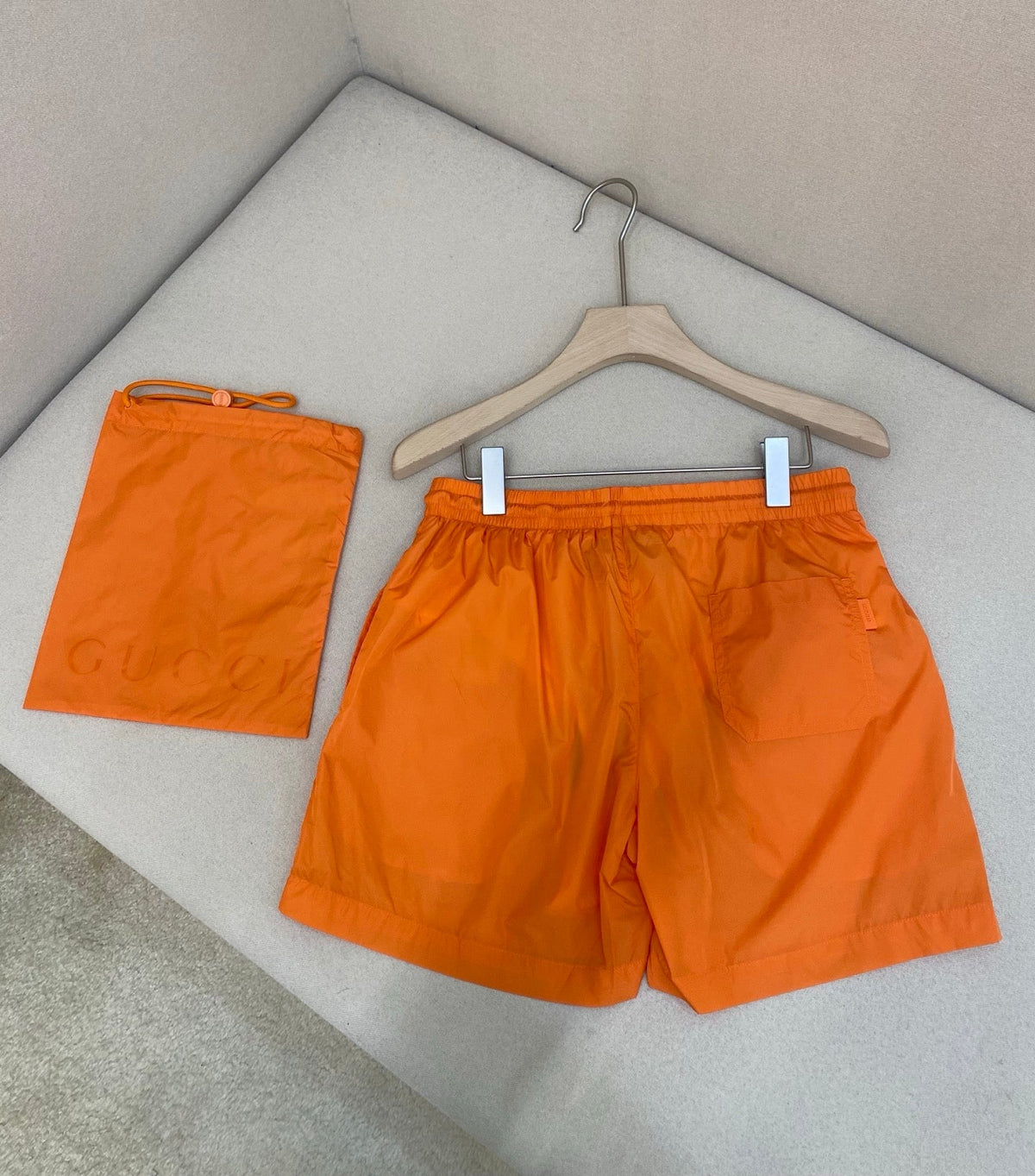 Orange Nylon Badeshorts mit Kontrastband – Herren