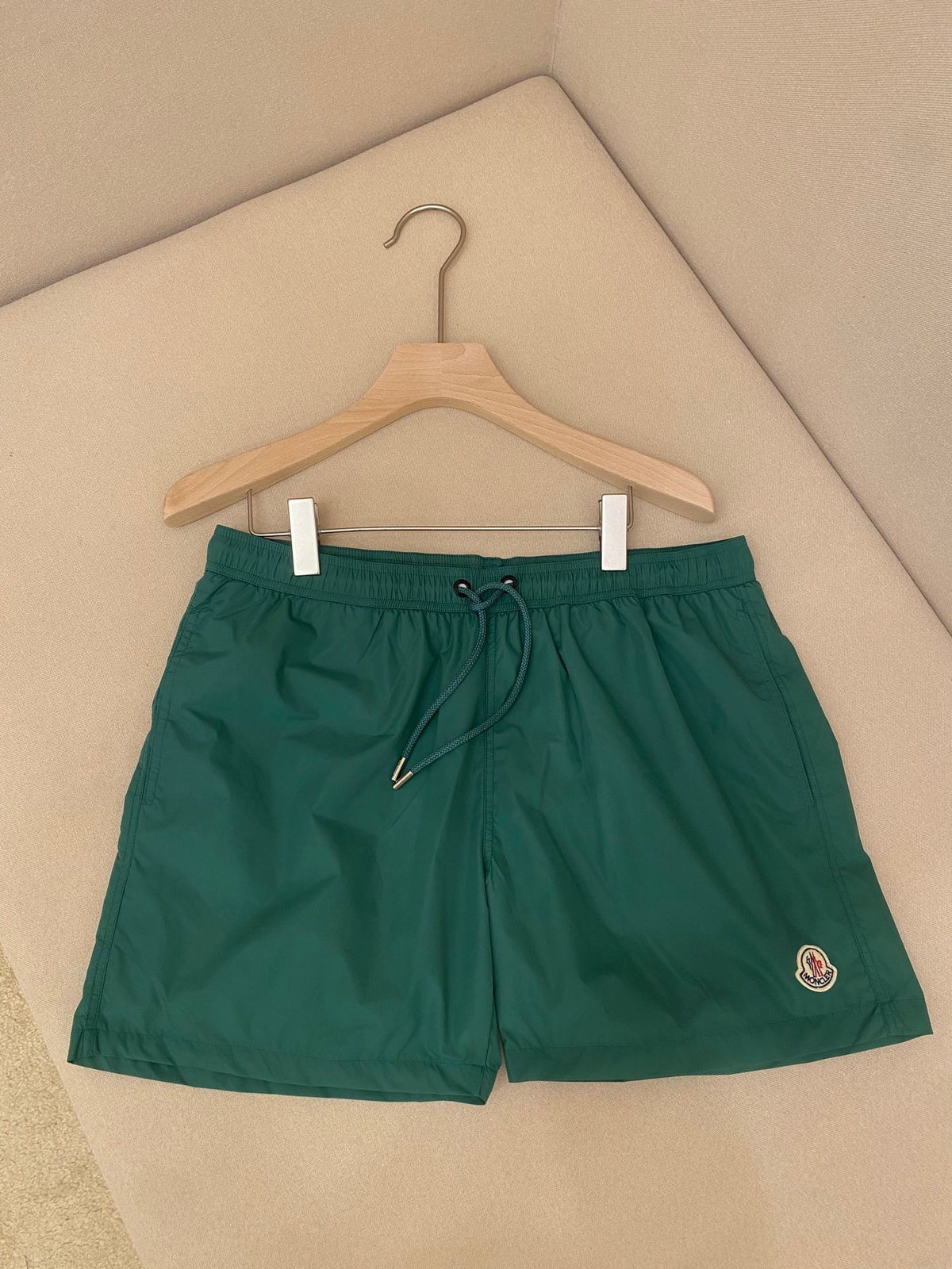 Orangefarbene Badeshorts aus schlichtem Nylon – Herren