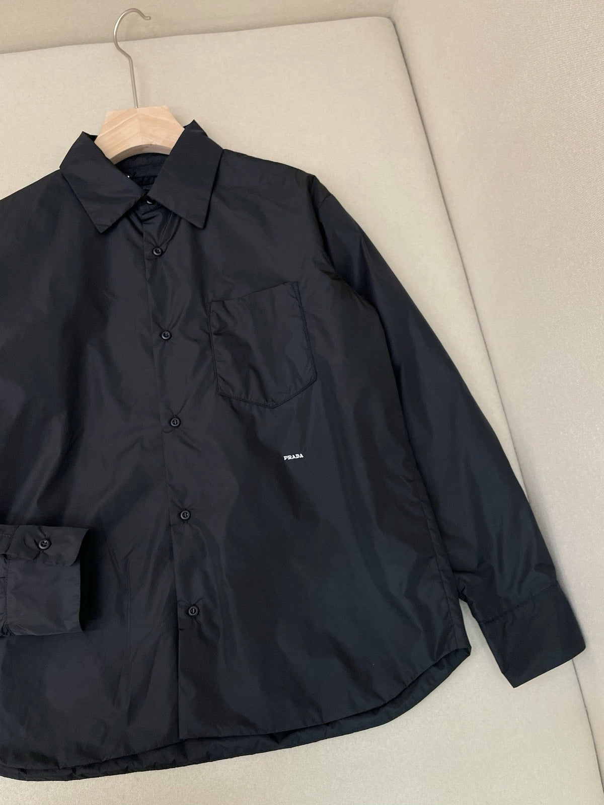 Schwarze schlichte Hemdjacke aus Nylon – Herren