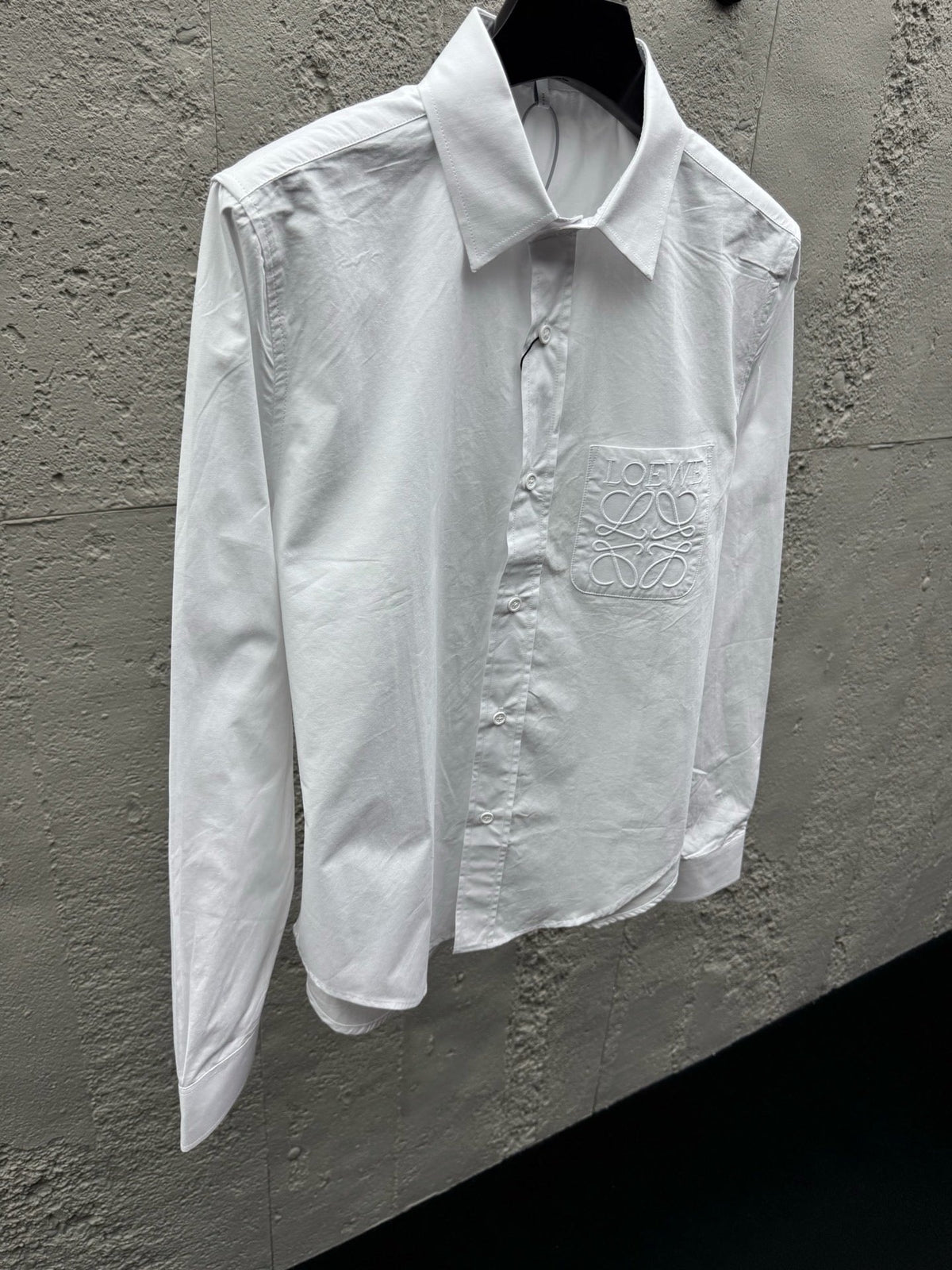 Blaues Baumwoll-Langarmshirt mit Tasche – Herren