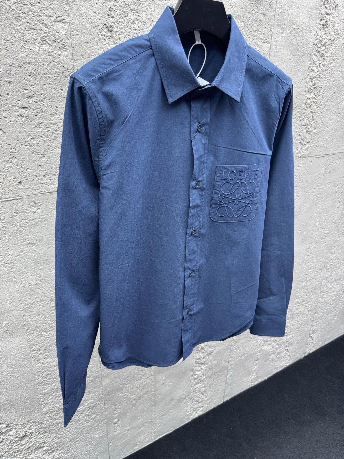 Blaues Baumwoll-Langarmshirt mit Tasche – Herren