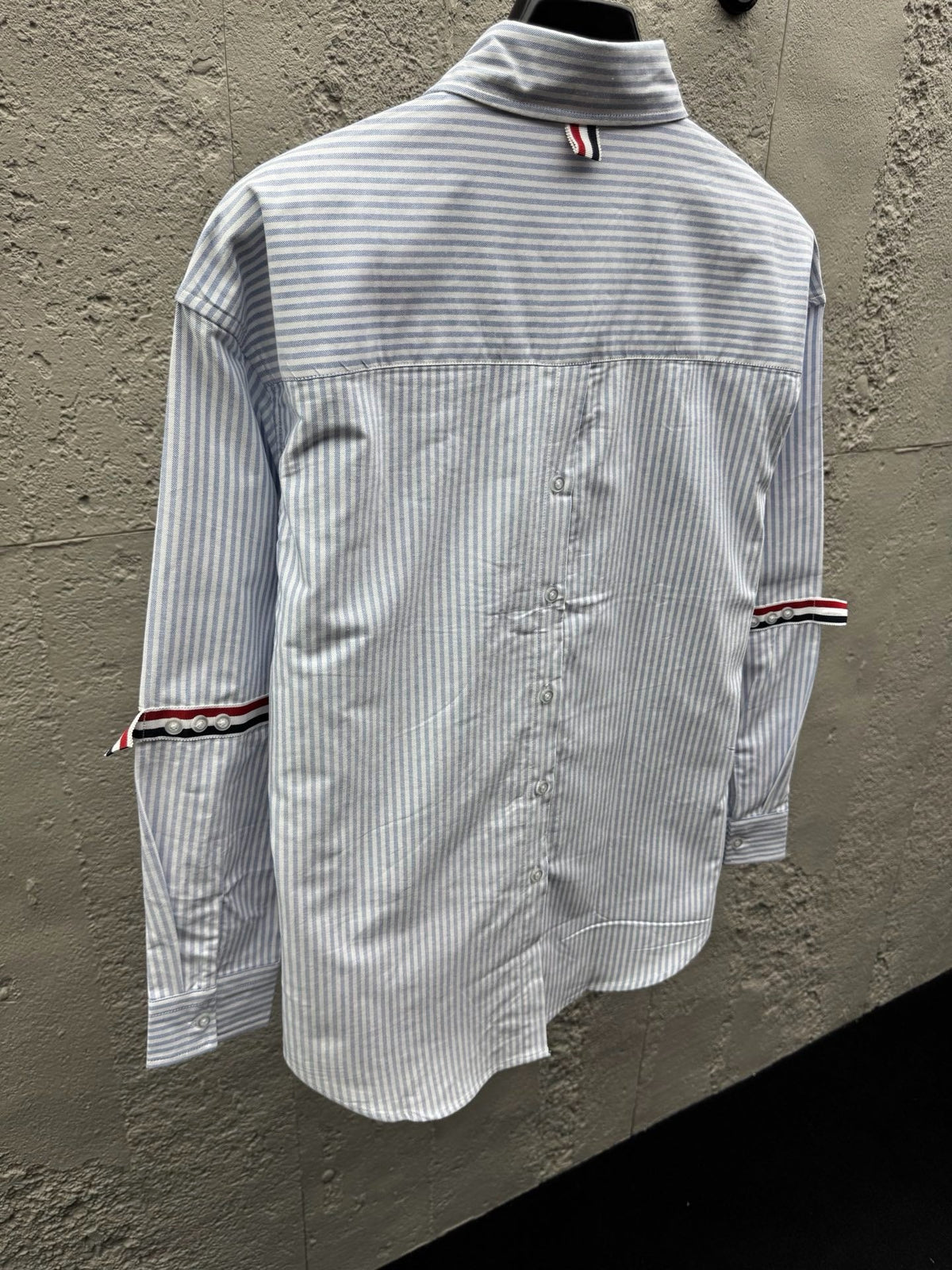 Weißes Baumwoll-Langarmshirt mit Kontrastbesatz – Herren