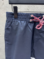 Graue Baumwoll-Bar-Streifen-Kordelzugshorts – Herren