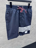 Graue Baumwoll-Bar-Streifen-Kordelzugshorts – Herren