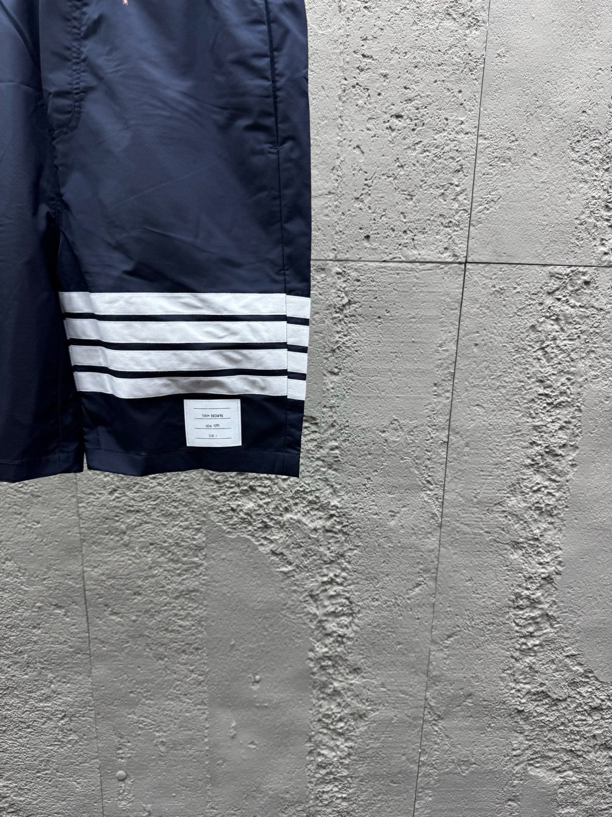 Graue Baumwoll-Bar-Streifen-Kordelzugshorts – Herren
